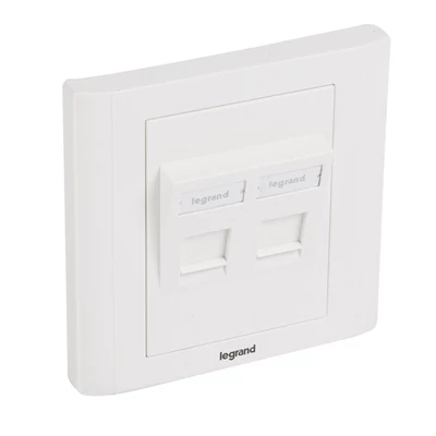 LEGRAND 632797 süllyesztett szerelvény - 2xRJ45 keystone port fogadására, döntött, fehér burkolattal